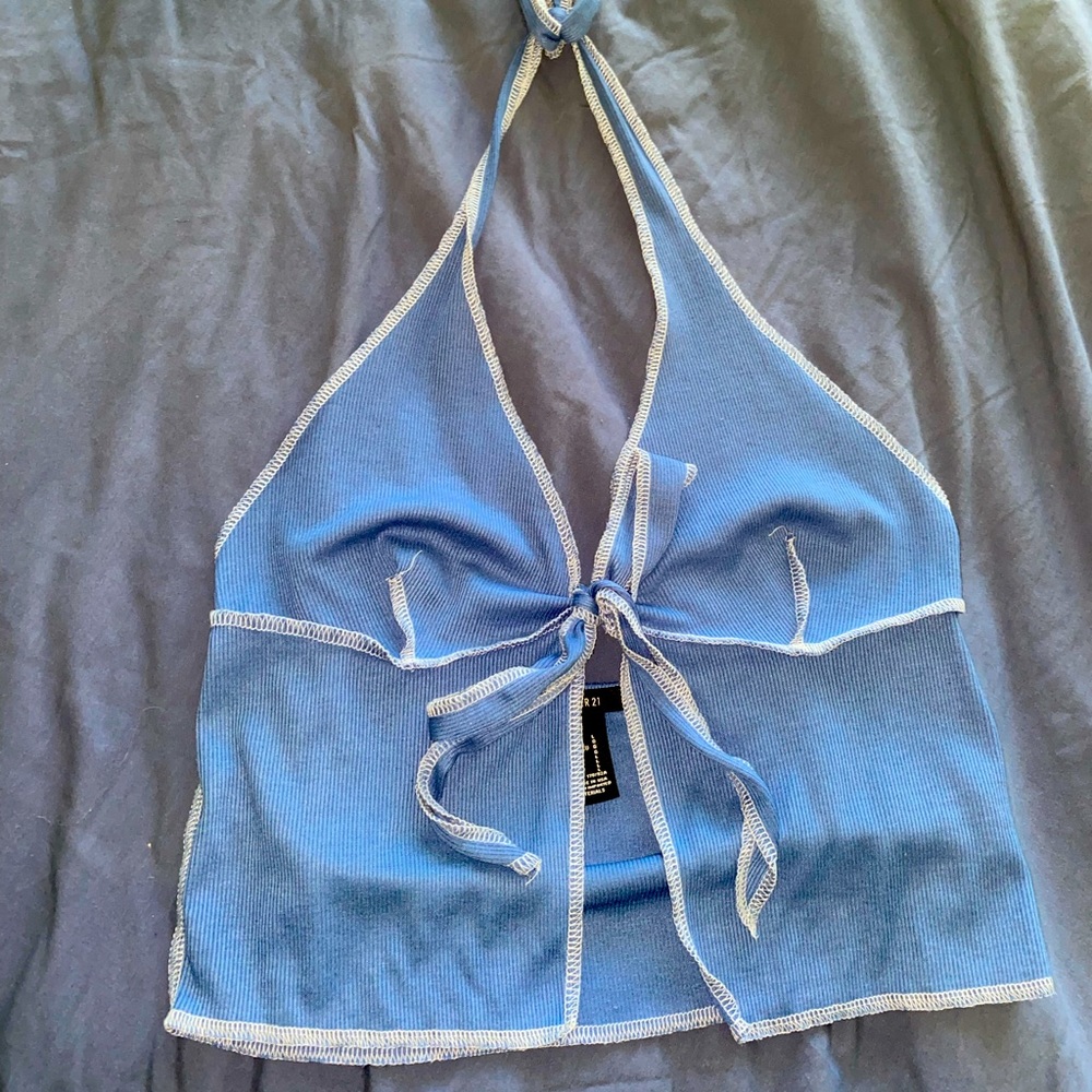 Forever 21 / Tie front halter crop top